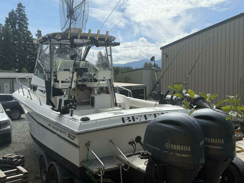 25ft Grady White Yacht For Sale