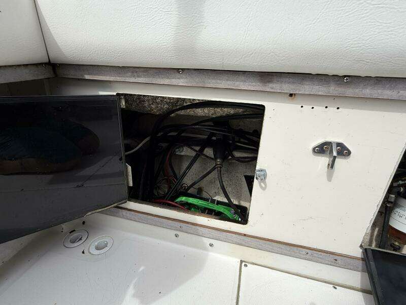 25ft Grady White Yacht For Sale