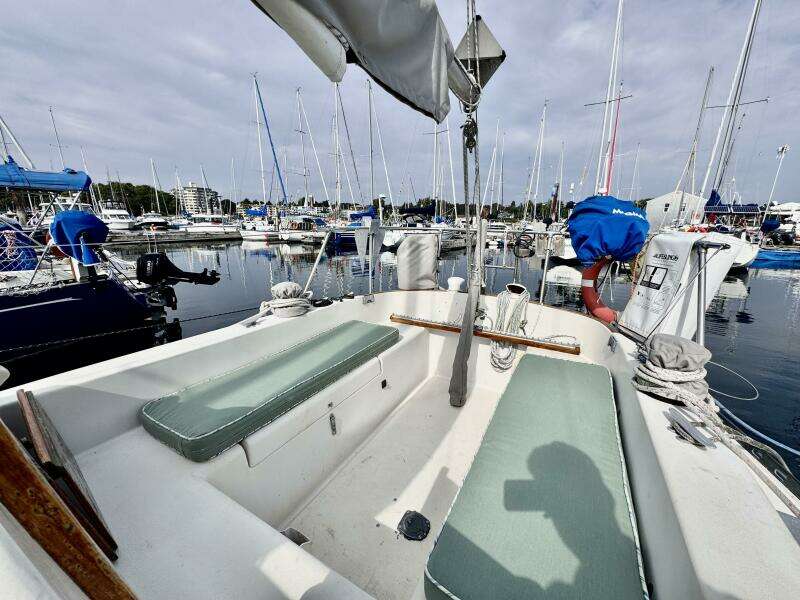 30ft C amp C Yacht For Sale