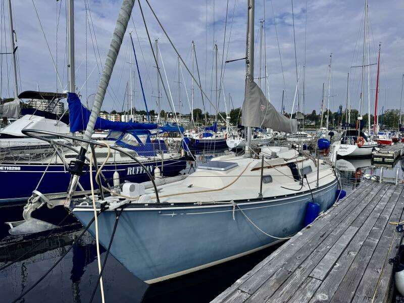 30ft C amp C Yacht For Sale