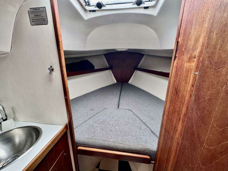 30ft C amp C Yacht For Sale