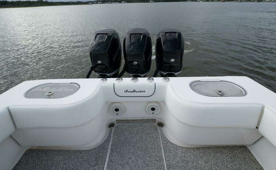 37ft SeaHunter Yacht For Sale