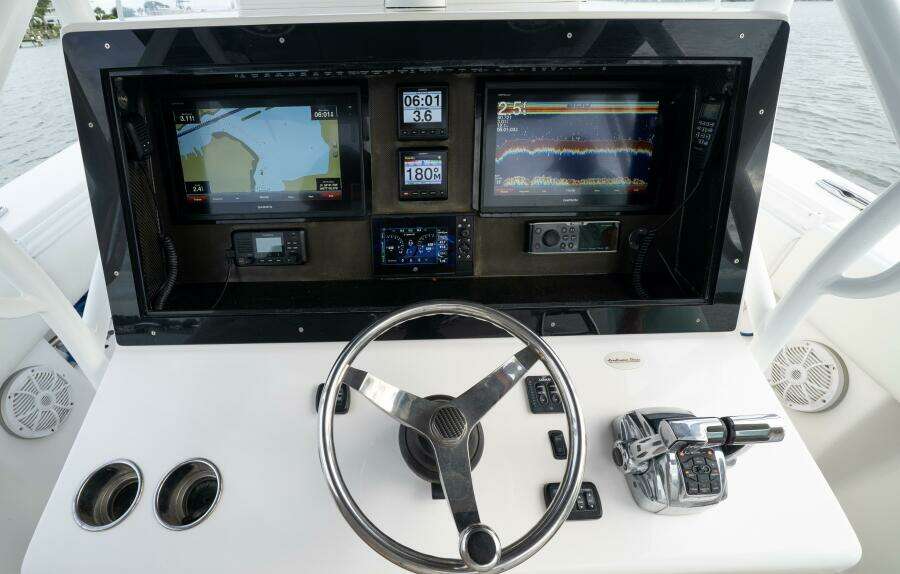 37ft SeaHunter Yacht For Sale