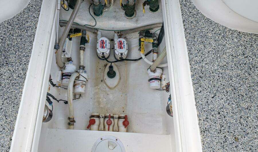 37ft SeaHunter Yacht For Sale
