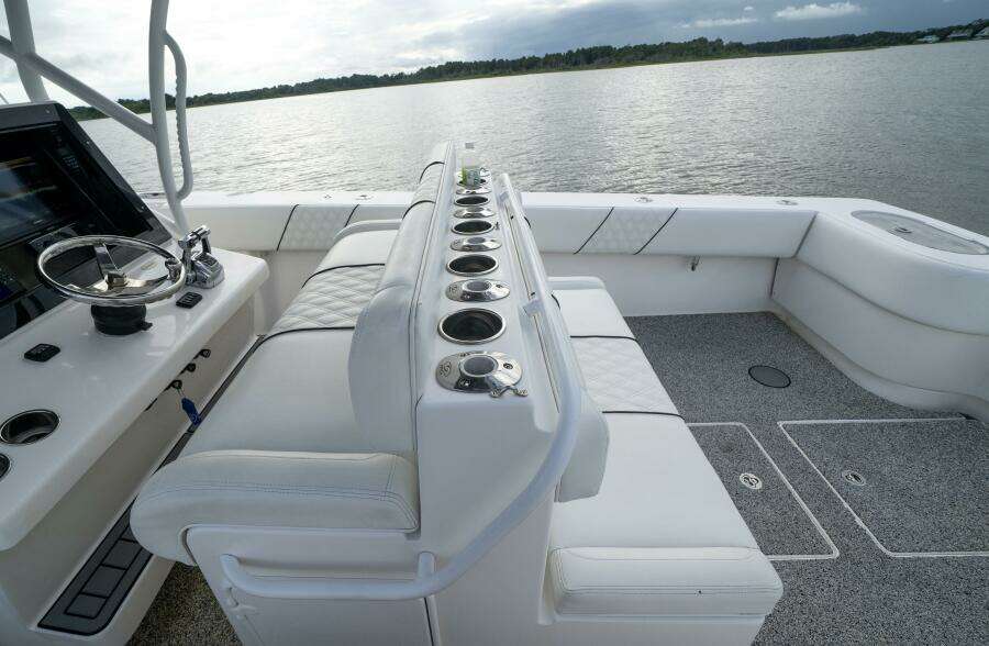37ft SeaHunter Yacht For Sale
