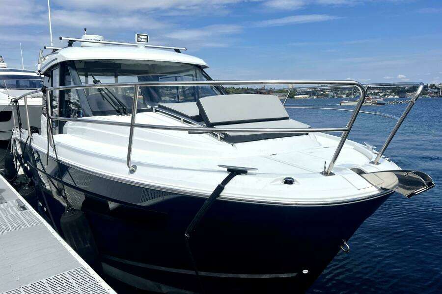 Relation Ship 29ft Jeanneau Yacht For Sale