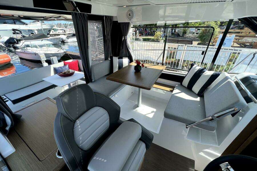 Relation Ship 29ft Jeanneau Yacht For Sale