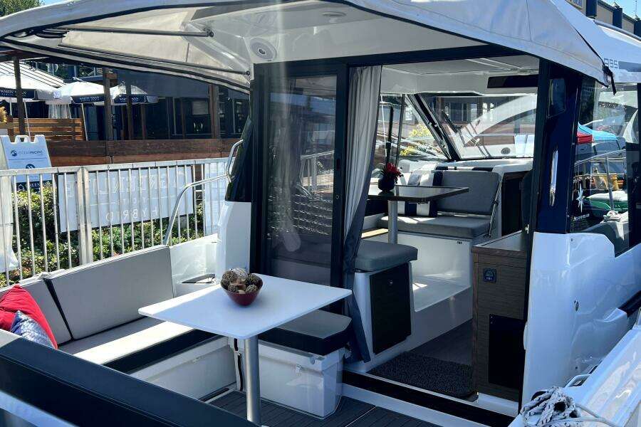 Relation Ship 29ft Jeanneau Yacht For Sale