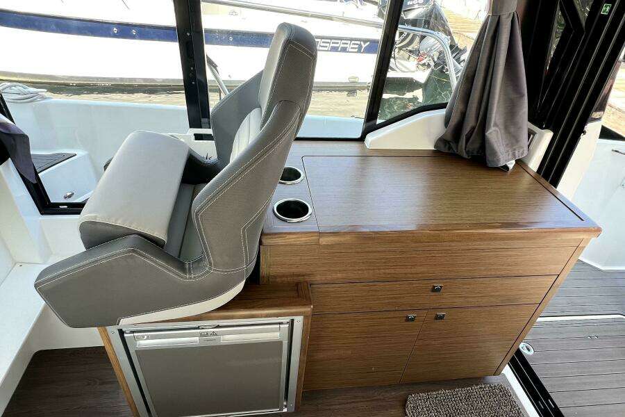 Relation Ship 29ft Jeanneau Yacht For Sale