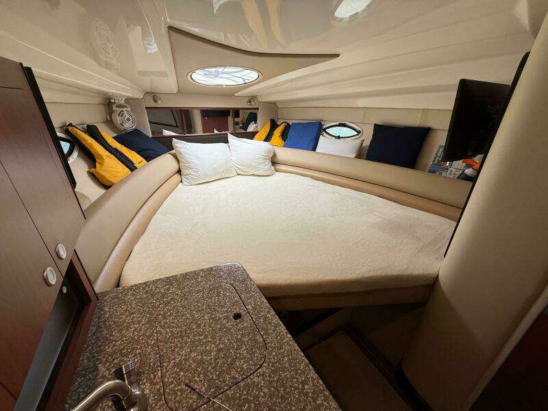 29ft Monterey Yacht For Sale