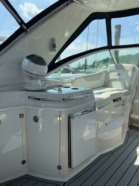 29ft Monterey Yacht For Sale