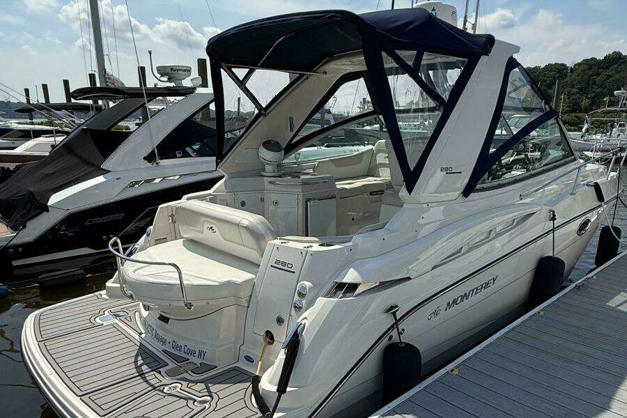 29ft Monterey Yacht For Sale