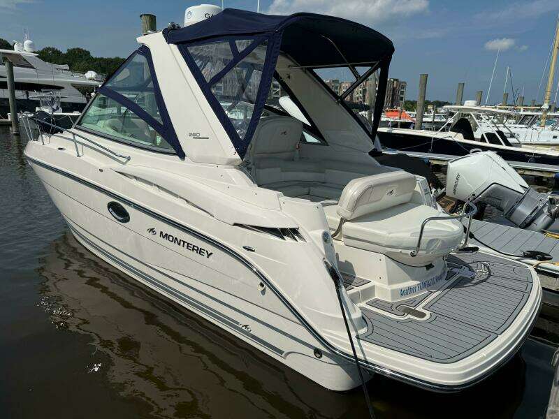 29ft Monterey Yacht For Sale
