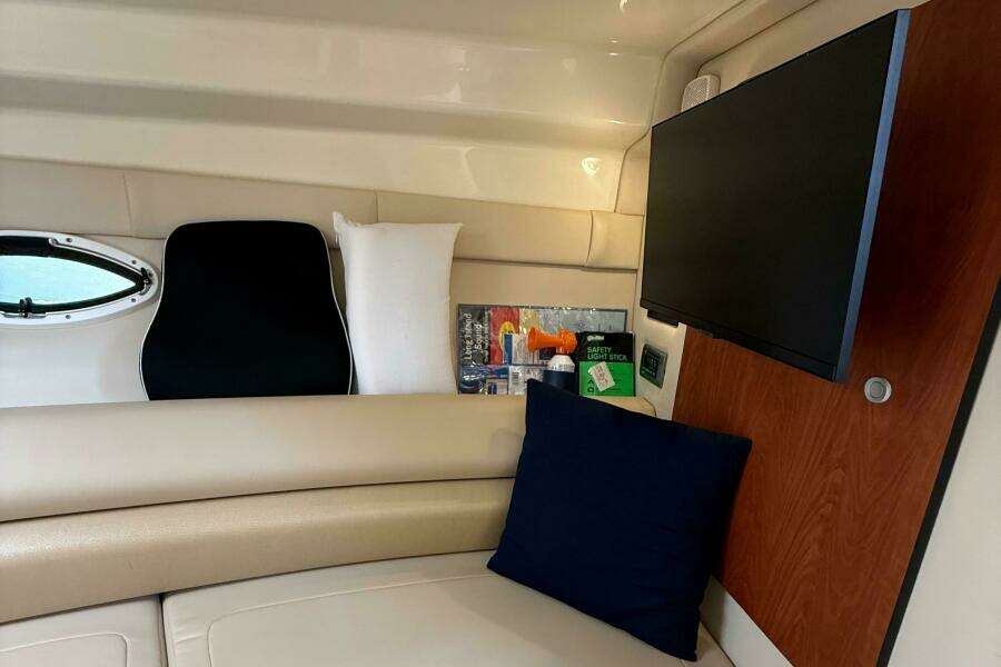 29ft Monterey Yacht For Sale