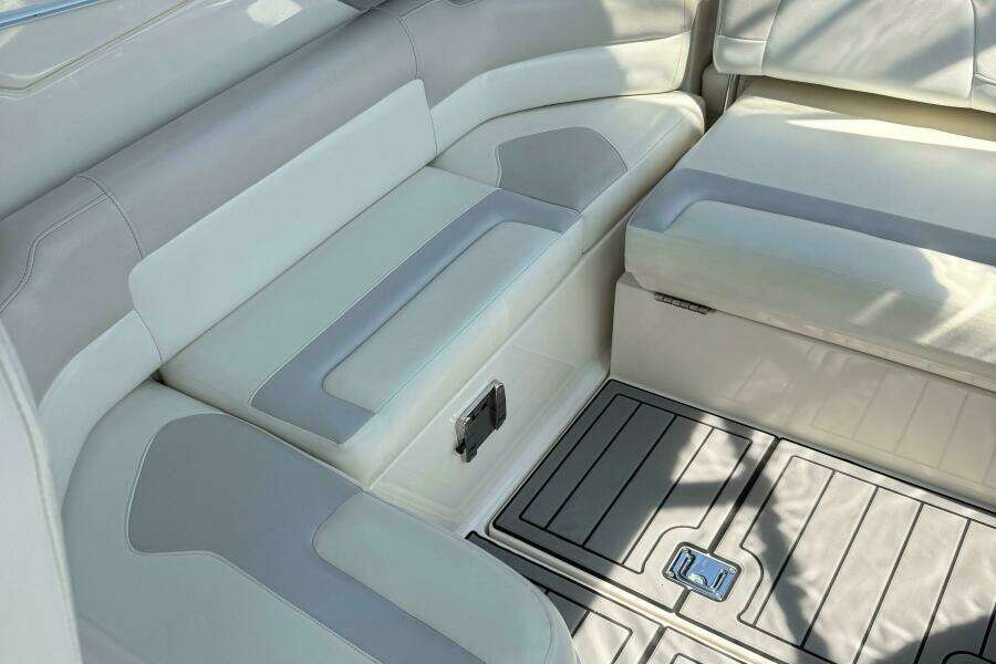 29ft Monterey Yacht For Sale
