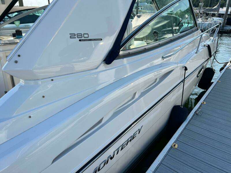 29ft Monterey Yacht For Sale