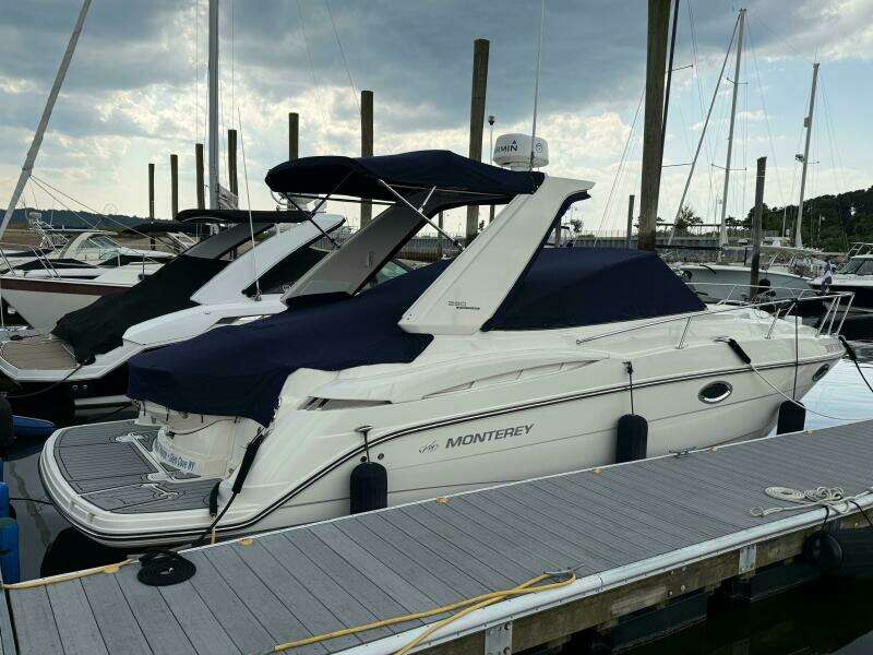29ft Monterey Yacht For Sale