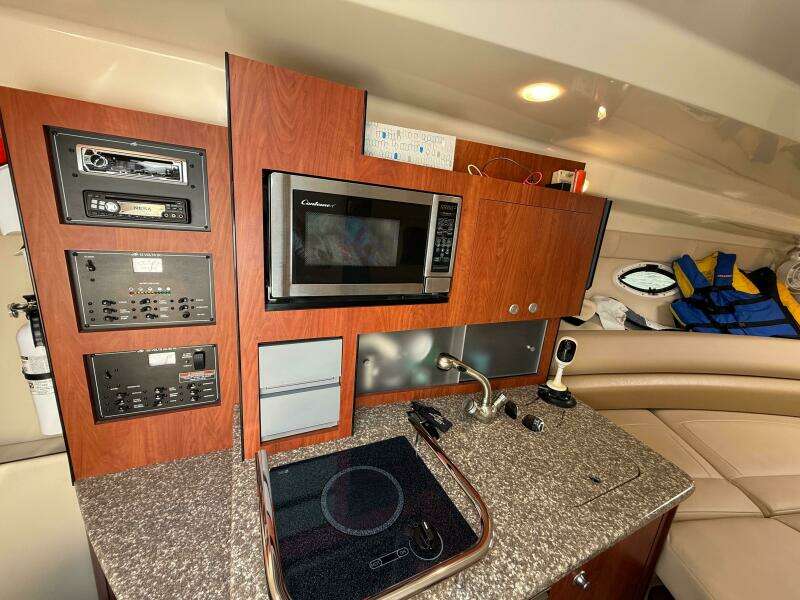 29ft Monterey Yacht For Sale