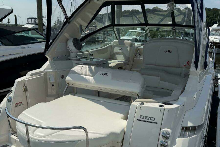 29ft Monterey Yacht For Sale