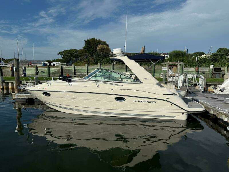 29ft Monterey Yacht For Sale
