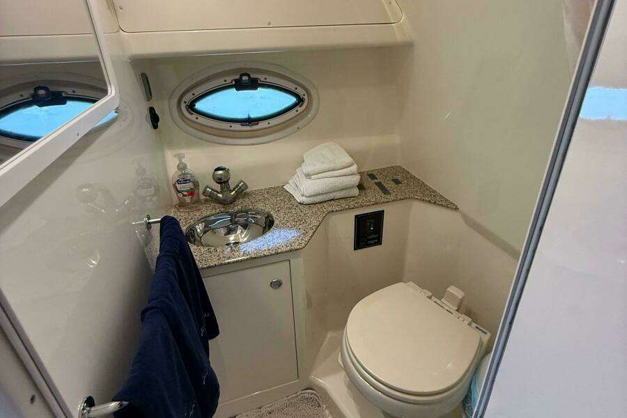 29ft Monterey Yacht For Sale