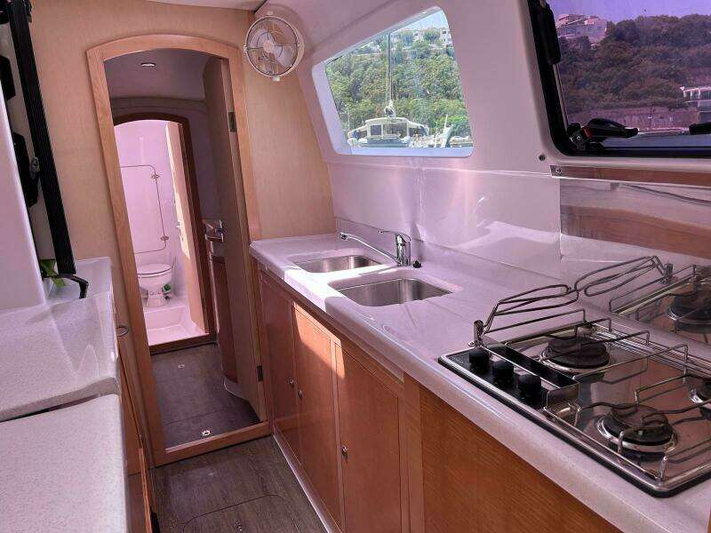 SEIS AL MAR 41ft Seawind Yacht For Sale