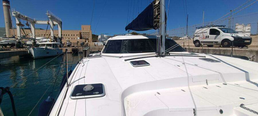 SEIS AL MAR 41ft Seawind Yacht For Sale