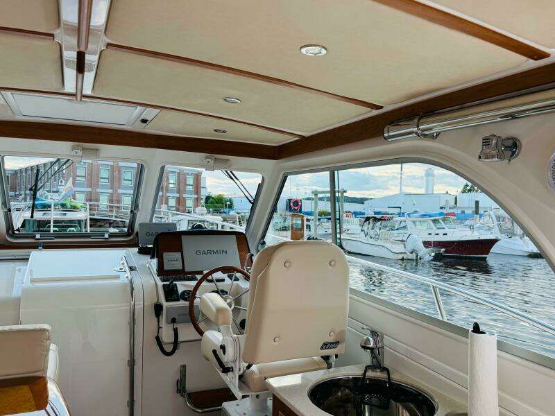 Watermark 32ft Back Cove Yacht For Sale