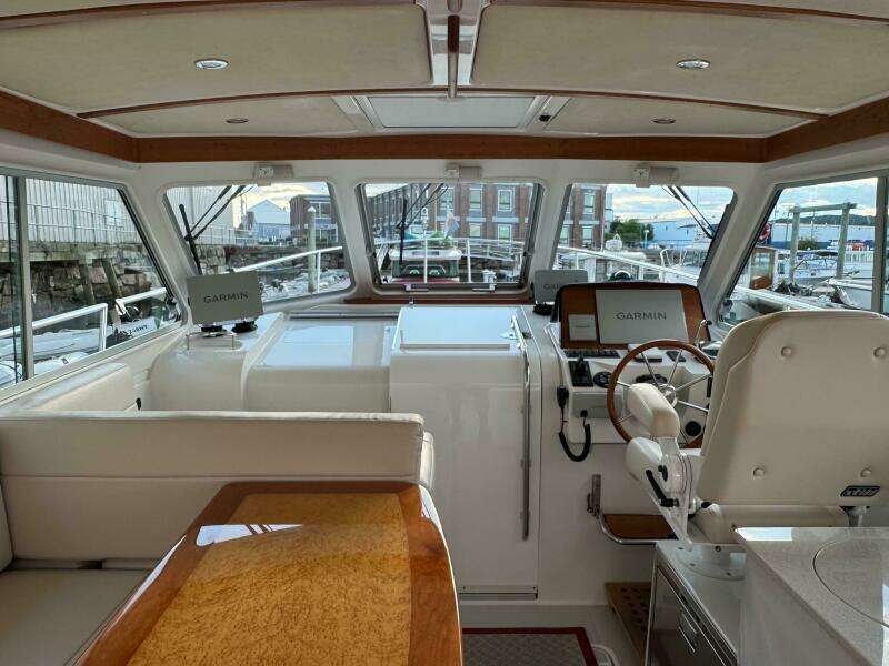 Watermark 32ft Back Cove Yacht For Sale