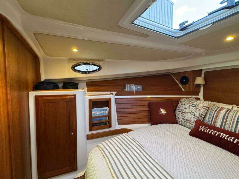 Watermark 32ft Back Cove Yacht For Sale