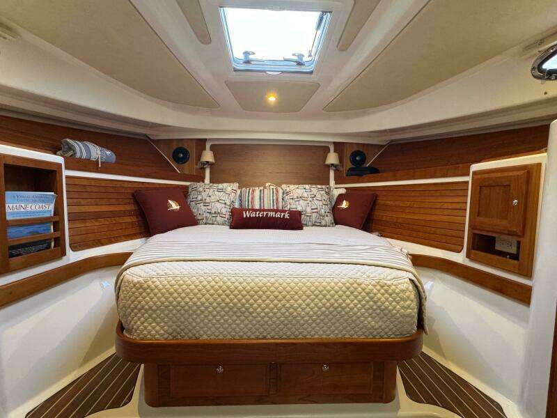 Watermark 32ft Back Cove Yacht For Sale