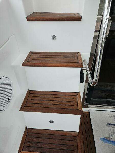 This is Us 2 50ft Azimut Yacht For Sale