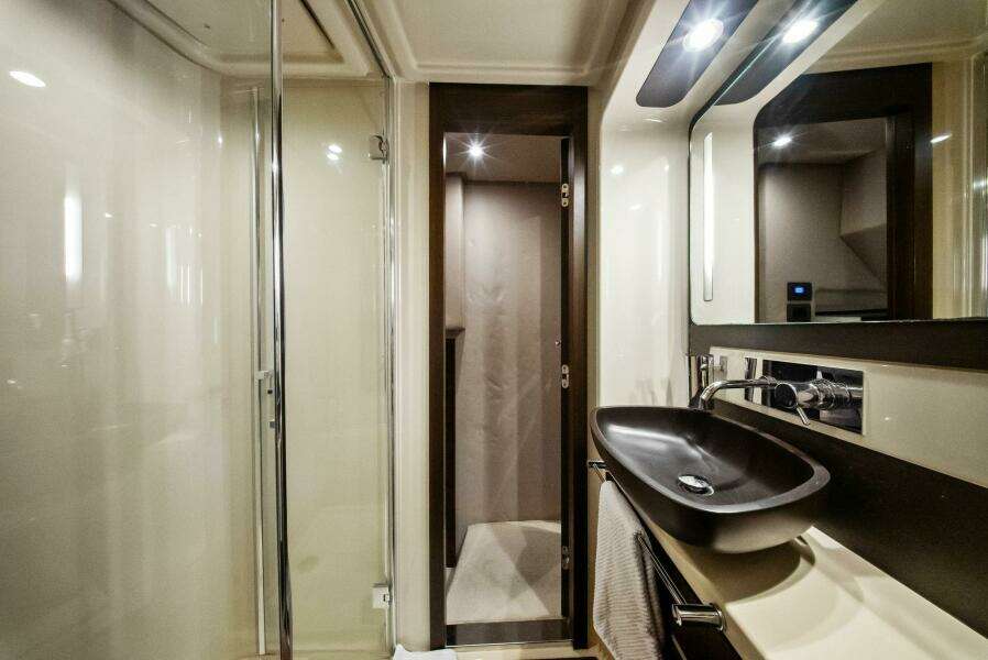 This is Us 2 50ft Azimut Yacht For Sale