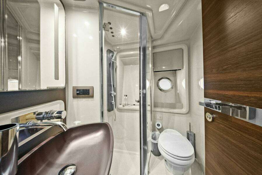 This is Us 2 50ft Azimut Yacht For Sale
