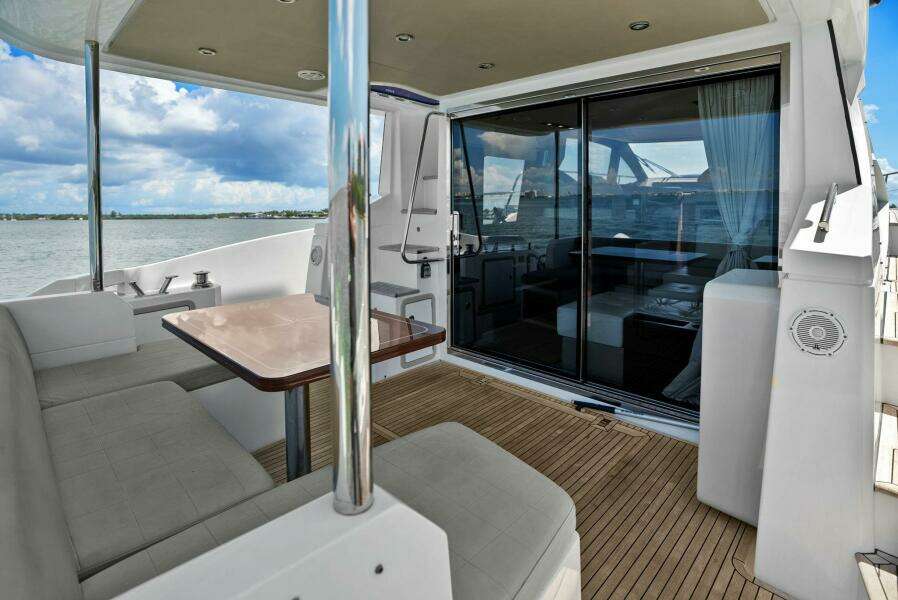 This is Us 2 50ft Azimut Yacht For Sale