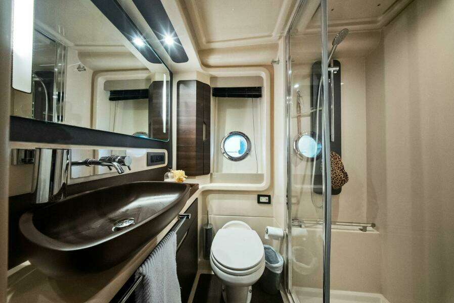 This is Us 2 50ft Azimut Yacht For Sale
