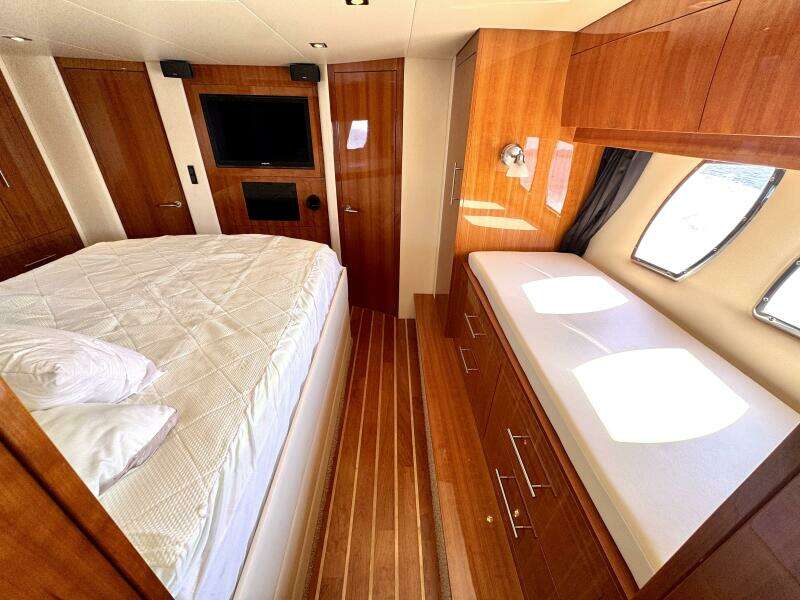 Makin  Waves II 52ft Regal Yacht For Sale