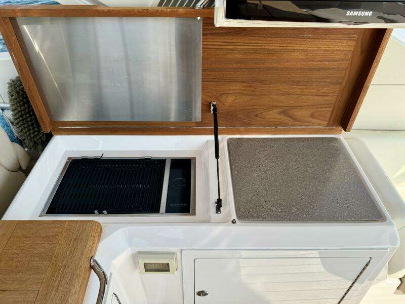 Makin  Waves II 52ft Regal Yacht For Sale