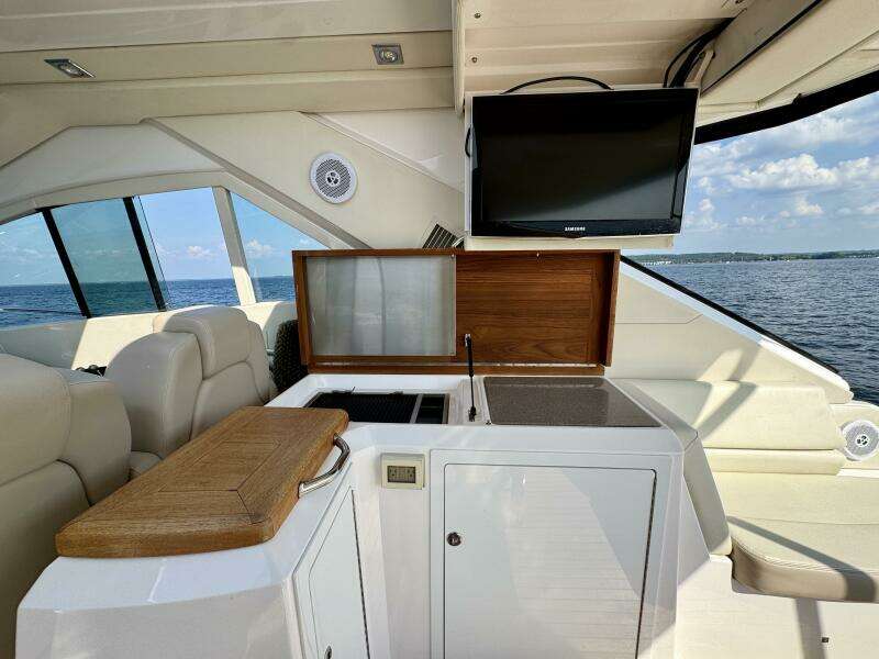 Makin  Waves II 52ft Regal Yacht For Sale