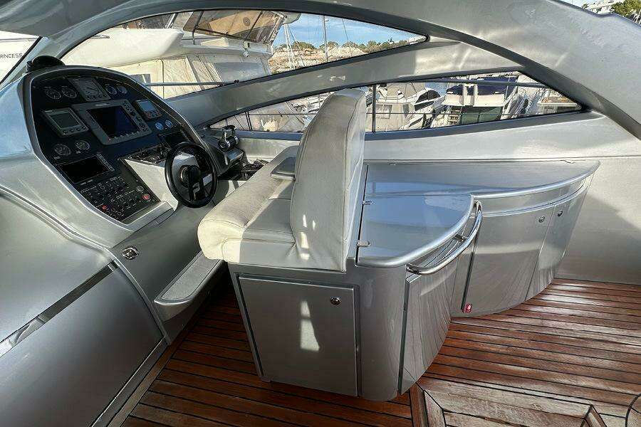 ARKADIA 51ft Pershing Yacht For Sale