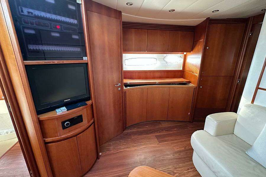 ARKADIA 51ft Pershing Yacht For Sale