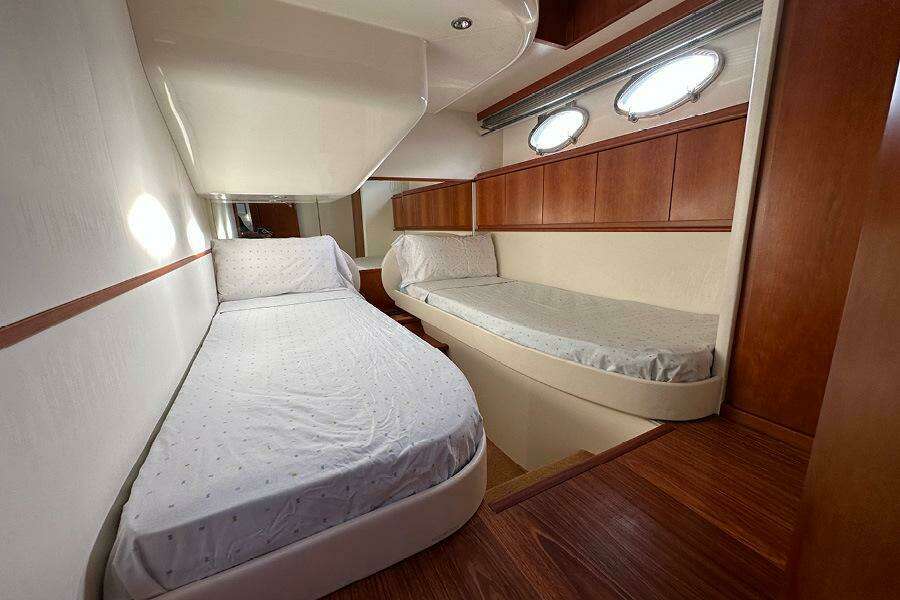 ARKADIA 51ft Pershing Yacht For Sale