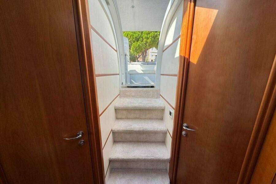 ARKADIA 51ft Pershing Yacht For Sale