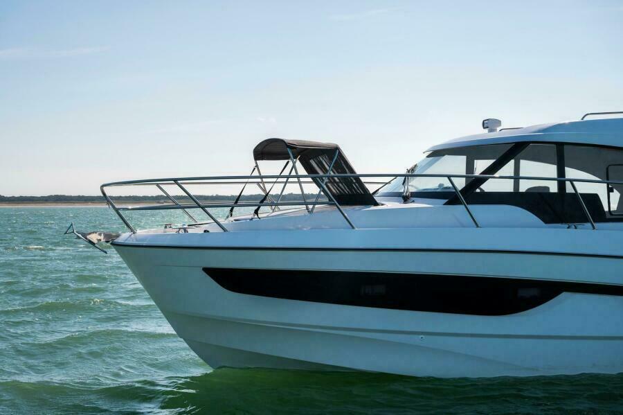 36' 2026 Beneteau Antares 11