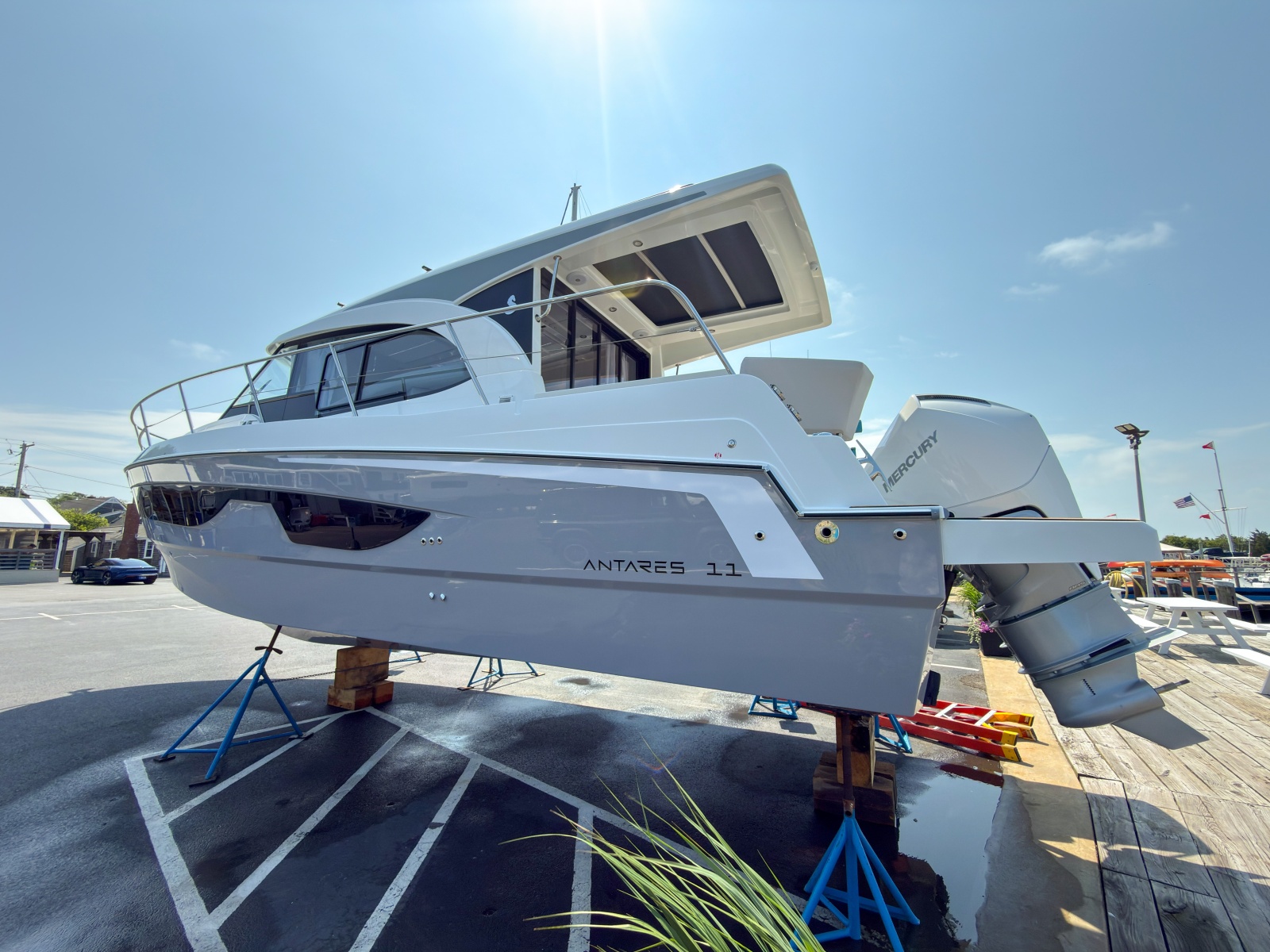 2027 Beneteau Antares 11