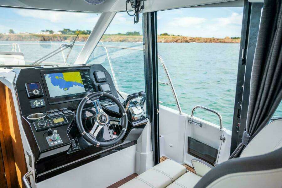 2026 BENETEAU Antares 11
