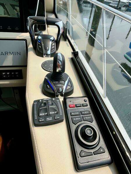 38ft Regal Yacht For Sale