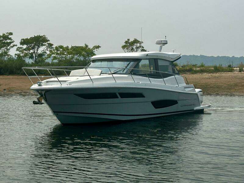 38ft Regal Yacht For Sale