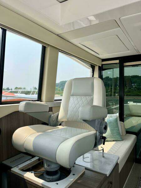 38ft Regal Yacht For Sale