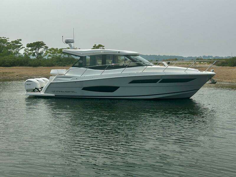 38ft Regal Yacht For Sale